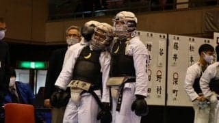 【拳法部】 男女とも全国ベスト８で、４年生引退