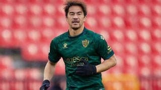 岡崎慎司が意表をついた　35m技ありループ弾に称賛続々「そんなこともできるんか」