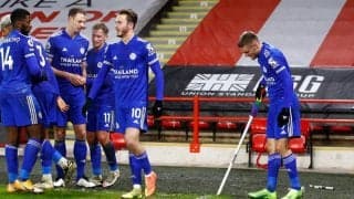 試合終了間際に決勝ゴールのヴァーディ、豪快にコーナーフラッグを破壊