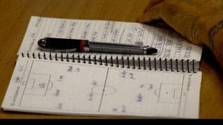 「4-3-3に戻るべき」バルサでプレーしたオランダ代表監督が古巣に助言