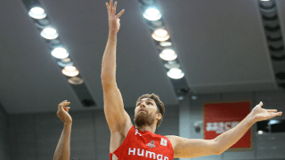 大阪エヴェッサが今季10勝到達、終盤の強さを見せ琉球ゴールデンキングスを撃破