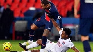 悪質タックル受けたネイマールは骨折を逃れる、検査結果は捻挫も再検査へ