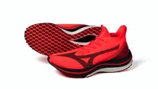 ミズノ、駅伝ランナー向けランニングシューズを限定発売