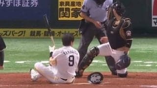 「一番迫力がある」　“パ四天王”のヘルメット脱げる豪快スイングにファン絶賛