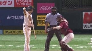 「どう考えてもこれが珍プレー大賞」　謎の指差し→相手送球Wヒット事件に再脚光