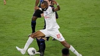 コロナ禍でこんな珍事も…ホンデュラス代表FWがマスクを着けて試合に出場