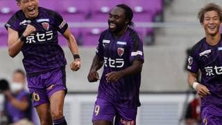 「昇格を目指しましょう」 J2得点王ほぼ手中の京都FWピーター・ウタカが来季契約を締結！