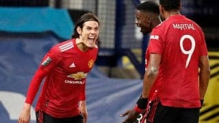 「レッドカードだろう」カバーニが“喉輪落とし”を見せるもお咎めなし