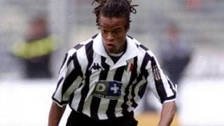 【スーパーゴール図鑑/ユベントス編】”闘犬”ダービッツが蹴った、迫力満点の弾丸シュートにゴール裏警備員も思わず…！