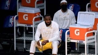 開幕戦で左足首を痛めたレブロン・ジェームズ「クリスマスゲームの準備はできている」