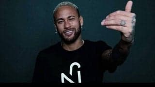 ネイマールに非難殺到 ブラジルで500人招待のパーティを開催