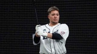 「このスピードを捕れる奥さん…」西武山川の夫婦キャッチボール動画に驚きの声やまず