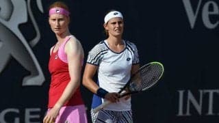 女子テニスのダブルスペアが同性婚を発表。試合後のキスでも話題に