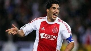 アヤックス時代のスアレスが、運も味方に付けたキレキレのドリブルから決めた華麗なゴール【インクレディブル・ゴールズ】