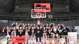 弱気の殻を破った明成の3年生たち。選手の心を奮い立たせた佐藤久夫コーチの『マッスルポーズ』