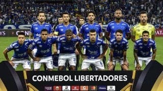 【サッカー迷珍場面】ブラジルで退場回避の集団芸? こっそりと替え玉敢行も…