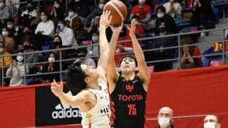 残り1秒で小酒部泰暉の4点プレーが炸裂！　アルバルク東京が大阪エヴェッサに劇的逆転勝利を収める