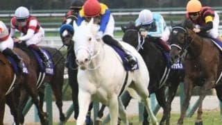 【競馬ファンが選ぶ最優秀2歳牝馬】無傷で2歳女王に輝いた白毛馬ソダシがトップ/netkeiba大賞 中間発表