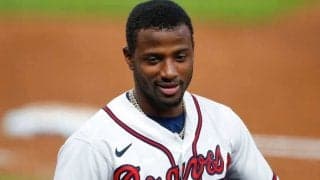 ロッテ新助っ人、スーパーモデル婚約者と“ラブラブ2S”公開　「楽しんでいるよ！」