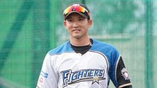 日ハム杉谷が「面白すぎ」写真公開　新成人を祝うまさかの“目録”とは…