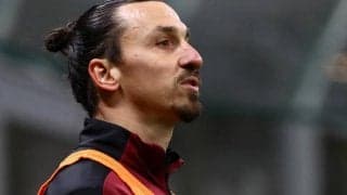 “神”であり続ける秘訣はこの柔軟さ？ イブラヒモビッチ“らしい”ウォームアップに注目集まる