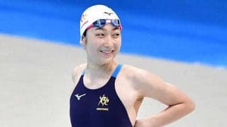 池江璃花子、振り向き笑った“深紅ドレス写真”が反響拡大「背中が綺麗」「素敵です」