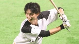 鷹・周東佑京が「可愛すぎるやろ」　派手ウエア＆ヘアバンド姿にファン喝采