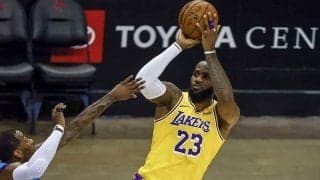 【NBA】レブロン、“三井寿以上”の3P確信ポーズに米驚愕「彼には普通」「象徴的プレーかも」