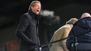 FAカップの抽選会でドロワーの大役を任された元イングランド代表クラウチ、本番でふざける