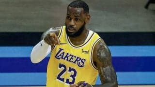 【NBA】レブロンが“3P確信ポーズ”の理由明かす　同僚と100ドルの賭け「彼の目を見たんだ」