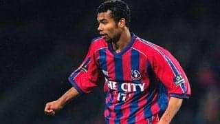 プレミア史に残る名SBアシュリー・コールがパレス時代に決めたプロキャリア初ゴール【ファースト・ゴールズ】