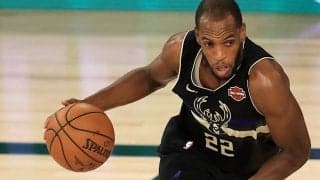 マブスとの接戦を制したバックス…ミドルトンは終盤に3ポイントを2連続成功