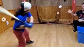 【MLB】現役メジャー選手も注目する10歳の天才少女　神業ティー打撃に脱帽「お見事だ！」