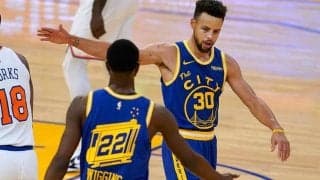 【NBA】カリーのおとりで完全フリー　敵軍翻弄“お洒落な背面パス”に米反響「しかも左手」