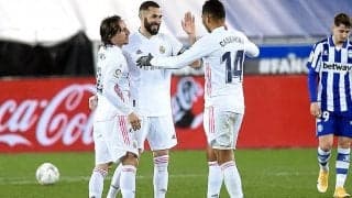 マドリー、ベンゼマのドブレーテの活躍などでクラブ創設100周年のアラベスに完勝!　指揮官不在の中で公式戦4戦ぶりの白星《ラ・リーガ》