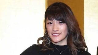 RENA、内山高志とミット打ち　元王者とコラボの3ショットに反響「カッコいいです」