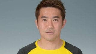 柏退団のFW山崎亮平が長崎に完全移籍「必ずJ2優勝、J1昇格できるように」