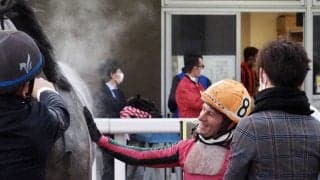 【川崎記念】デムーロ「左右は関係ない」オメガパフュームは2着