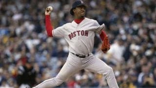 【MLB】“史上最高”のカーブが生まれた理由…　伝説の右腕が「宇宙人」のような指を披露