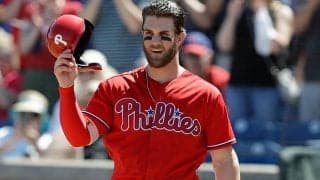 “344億円男”と美人妻が「すごく美しい」　白銀世界での幻想2ショットにファン歓喜