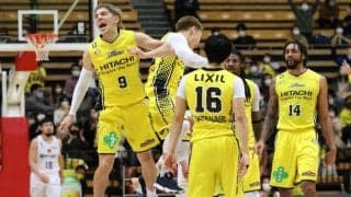 注目の上位対決、『勝利にこだわる起用法』に徹したサンロッカーズ渋谷が宇都宮ブレックスとの激闘を制す