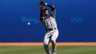 「センスえぐ」「打球だけでなく…」G.G.佐藤氏“世紀の落球”自虐写真にネット大爆笑