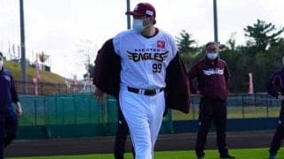 楽天石井新監督、「99」ユニ姿にナイン違和感も「似合ってないが最高の誉め言葉」