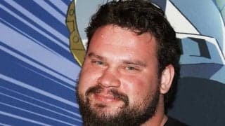 ドラム缶並の特大バーベル　“世界最強の男”挑戦者に海外再脚光「これ完璧（笑）」