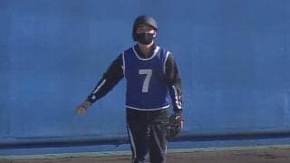 西武キャンプに天才ボールボーイが出現！　背面キャッチの美技に実況「イッチロー！」