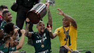 “問題児”フェリペ・メロがトロフィーを独り占め？ リベルタドーレス制覇後にアップした動画が話題