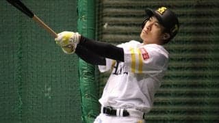 鷹・柳田悠岐「全集中！ゴミ柱！」　室内での打撃練習で高谷と爆笑掛け合い