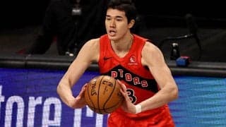 シアカムとラウリーの活躍でラプターズがネッツに競り勝つ…渡邊は1リバウンド1スティールを記録