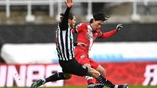 移籍後初先発の南野が豪快弾もセインツは9人のニューカッスルに敗れ5連敗…《プレミアリーグ》