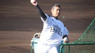 鷹・小久保ヘッドが初の打撃投手登板　期待のリチャードに「へばっとんか！」
